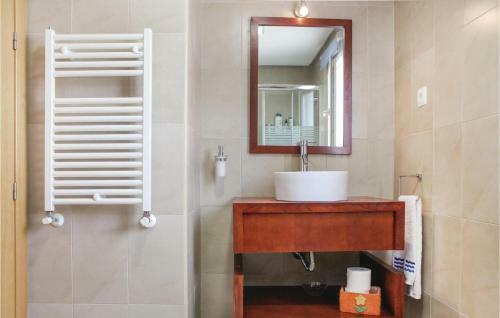 Two-bedroom Holiday Home In Roldan