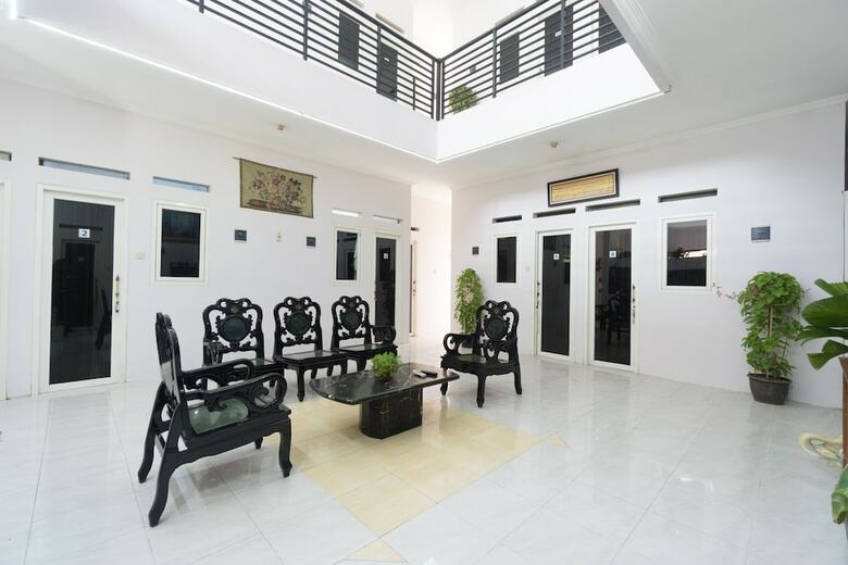 Hotel Oyo 1941 Aaa Residence Syariah