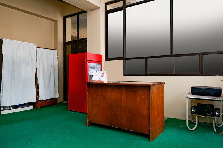 Oyo 1706 Hotel H&w Solo