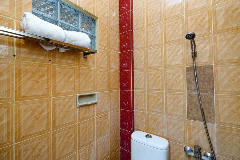 Oyo 1706 Hotel H&w Solo