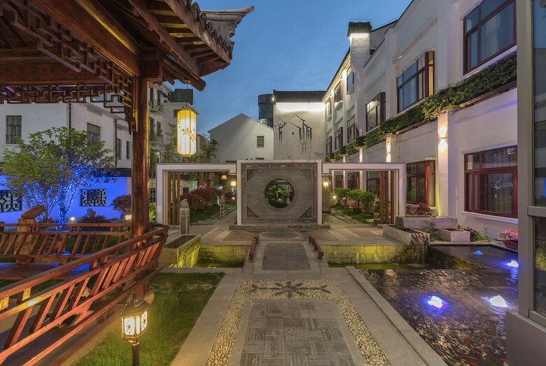 Hejing Chengshang Generations Hotel