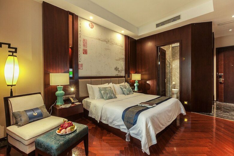 Hejing Chengshang Generations Hotel