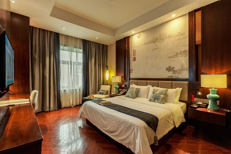 Hejing Chengshang Generations Hotel