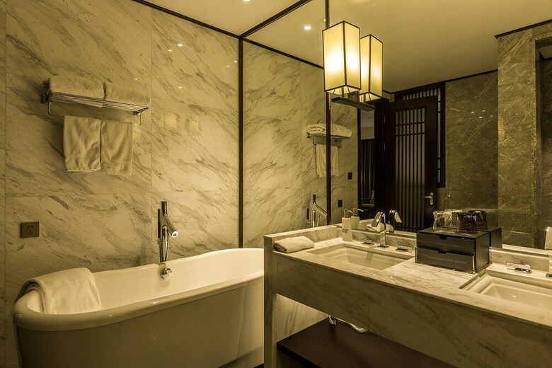 Hejing Chengshang Generations Hotel