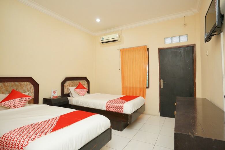 Hostal Oyo 2003 Female Guest House