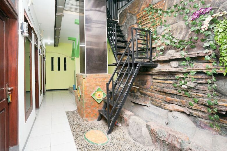 Hotel Oyo 1639 Penginapan Anggrek Syariah 1