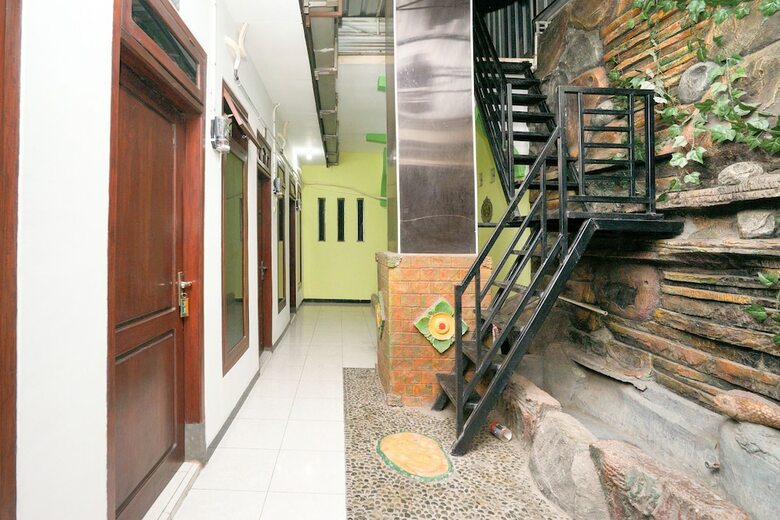 Hotel Oyo 1639 Penginapan Anggrek Syariah 1
