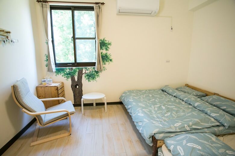 Hotel Tree House Caf� & Homestay