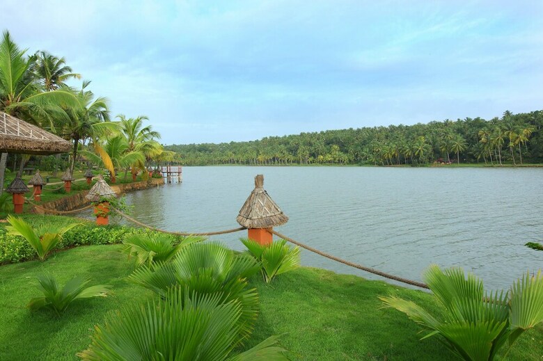 Apartamento Fragrant Nature Backwater Resort & Ayurveda Spa