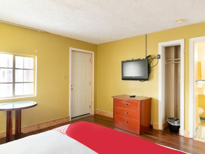 Oyo Hotel Rowland I-95