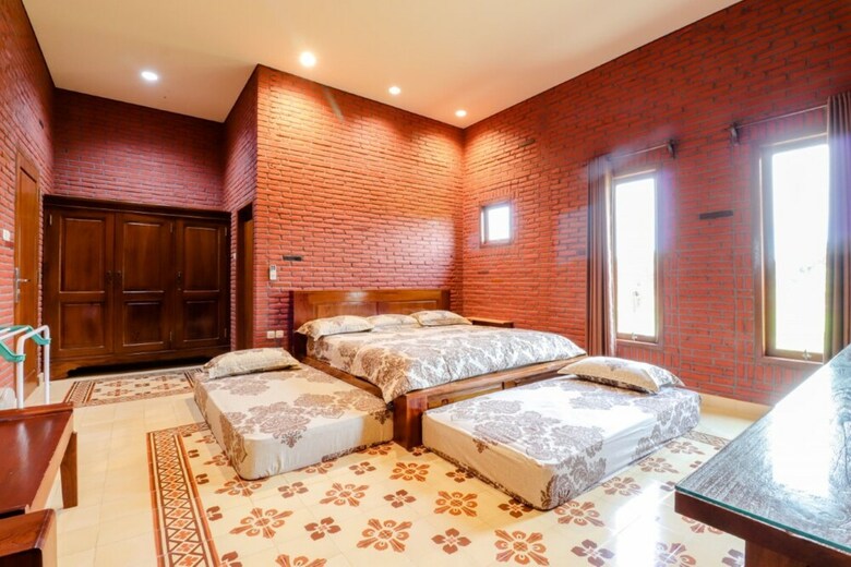 Hotel Pak Dhe Homestay