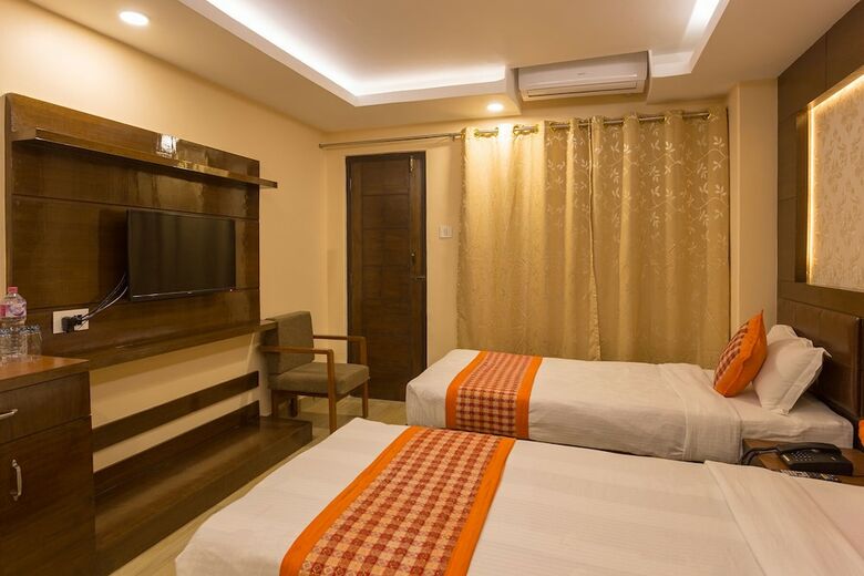 Hotel Yellow Pagoda