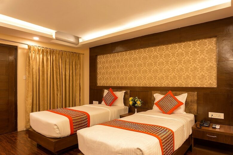 Hotel Yellow Pagoda
