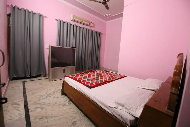 Hotel The Karnal Resort