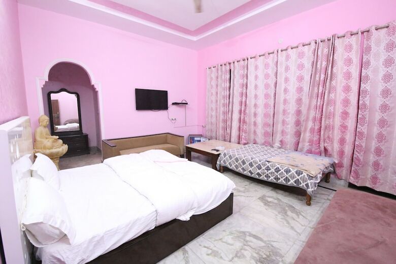 Hotel The Karnal Resort