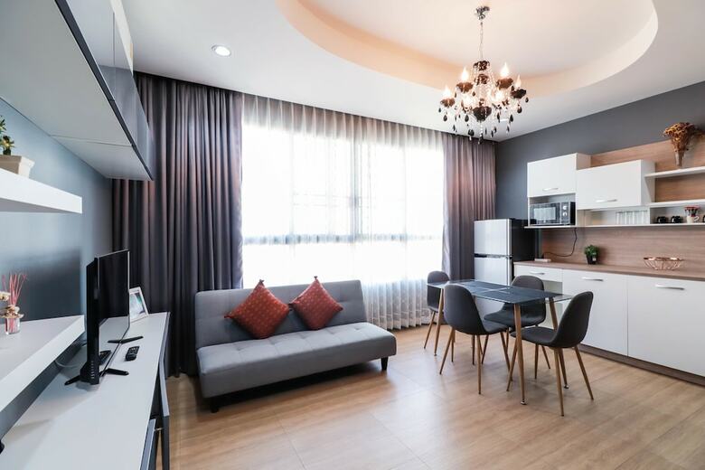 Hotel Oyo 611 Stay Young Villa