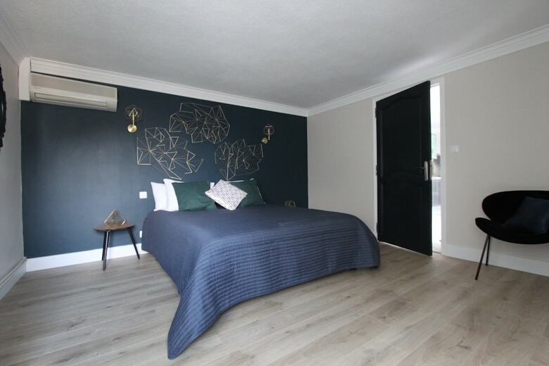 Apartement 120m With Garden In A Villa