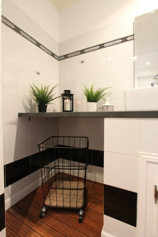 Apartement 120m With Garden In A Villa