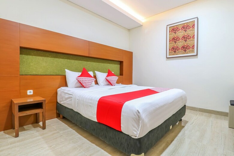 Hostal Oyo 2234 Dewi Uma House