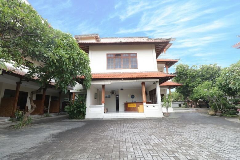 Hostal Spot On 2426 Hotel Aget Jaya II