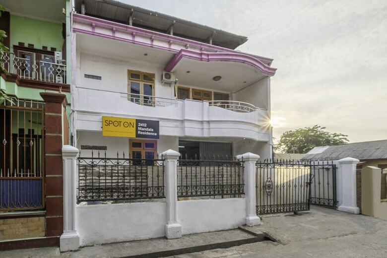 Hostal Spot On 2412 Mandala Residence