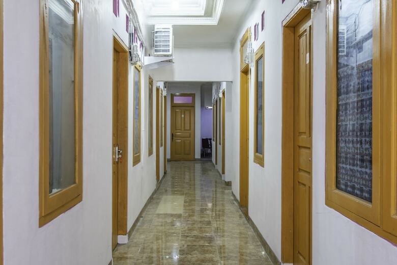 Hostal Spot On 2412 Mandala Residence