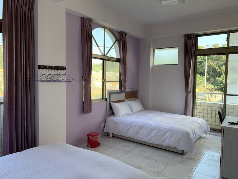 Hotel Kumquat Township