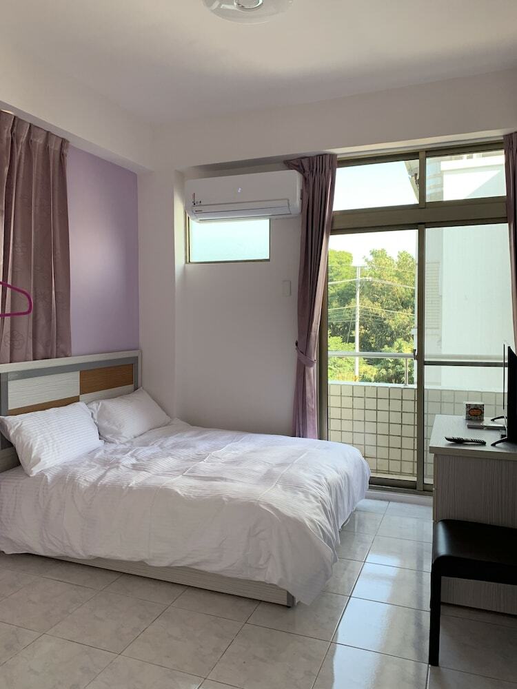 Hotel Kumquat Township