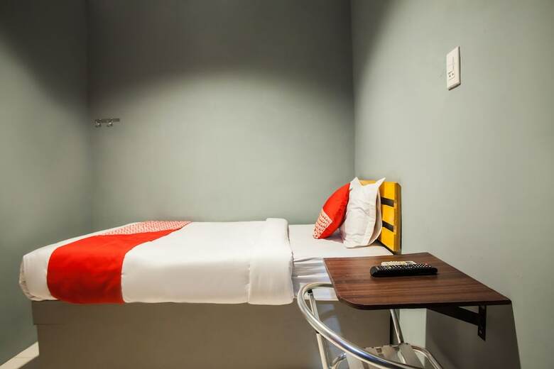 Hostal Oyo 990 Stadion Residence Syariah