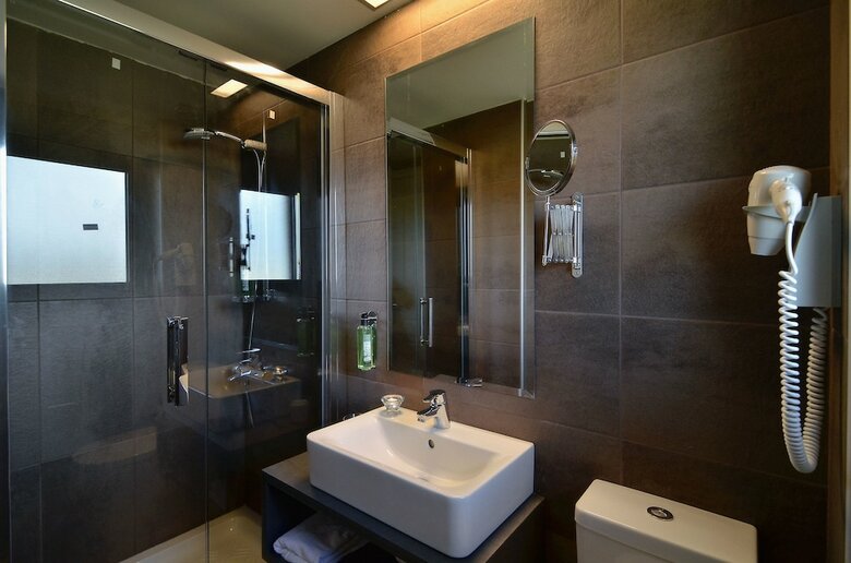 Apartamentos Ellopia Point Hotel