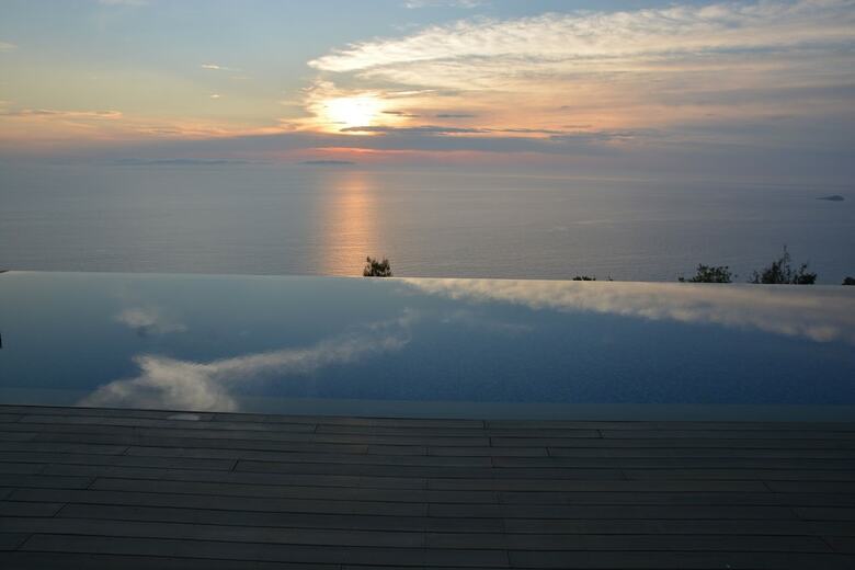 Okeanos Luxury Villas - Resort & Hotel