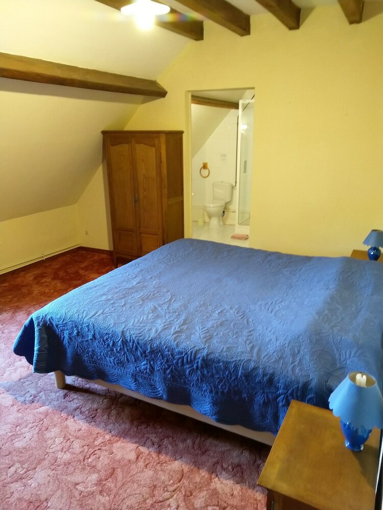 Hotel La Jonqui�re