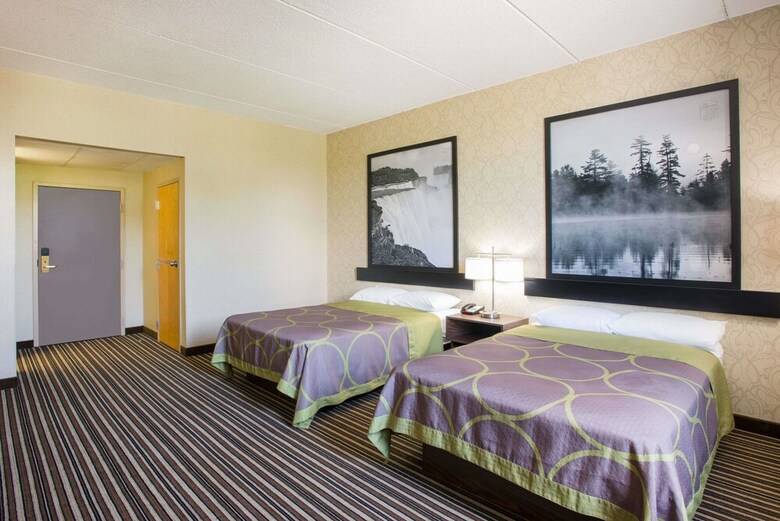 Motel Super 8 By Wyndham Plattsburgh