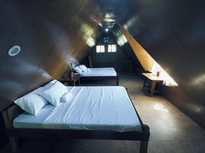 Hostal Cocovana Beach Resort - Hostel (Adults Only)