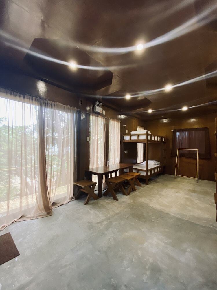 Hostal Cocovana Beach Resort - Hostel (Adults Only)