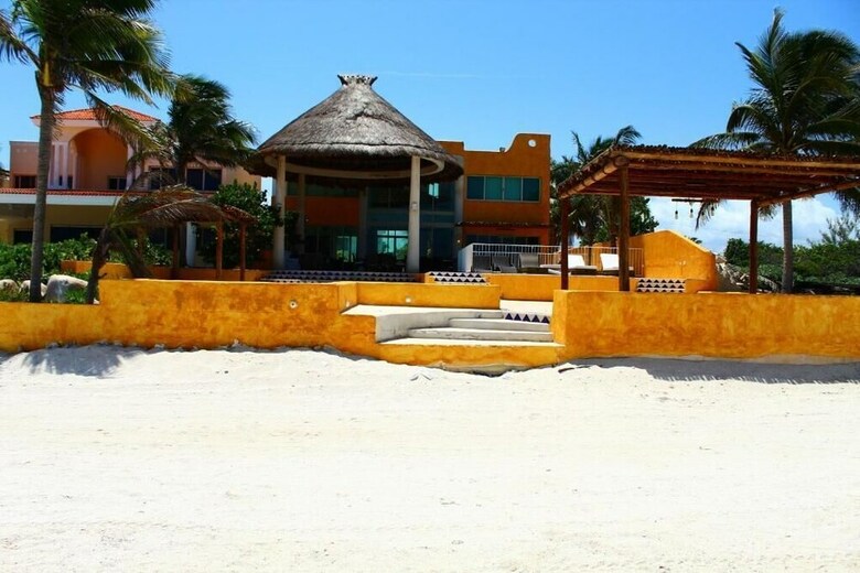 Uinic Chay Luxury Ocean Front Villa