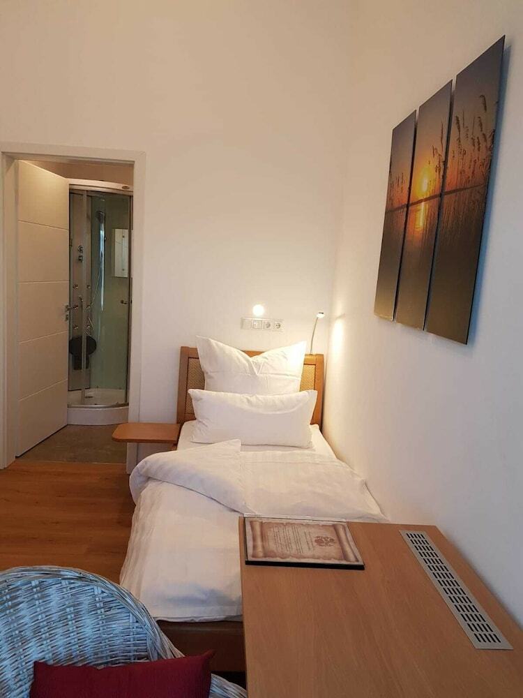Hotel G�stehaus Staudenschloss
