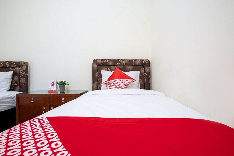 Hostal Oyo 2347 Griya Patran