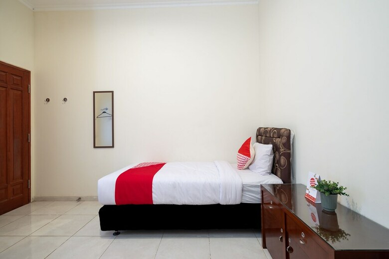 Hostal Oyo 2347 Griya Patran
