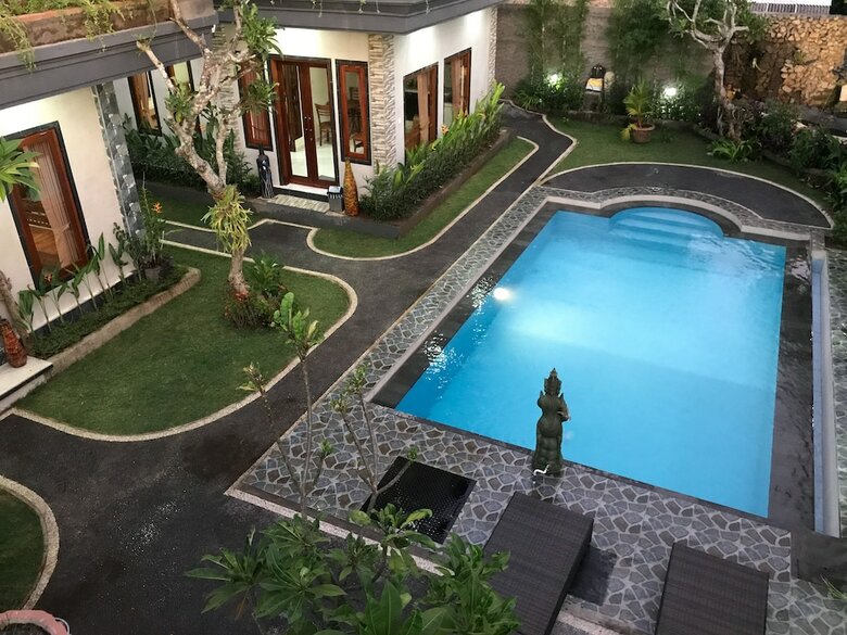Hotel Dwaraloka House