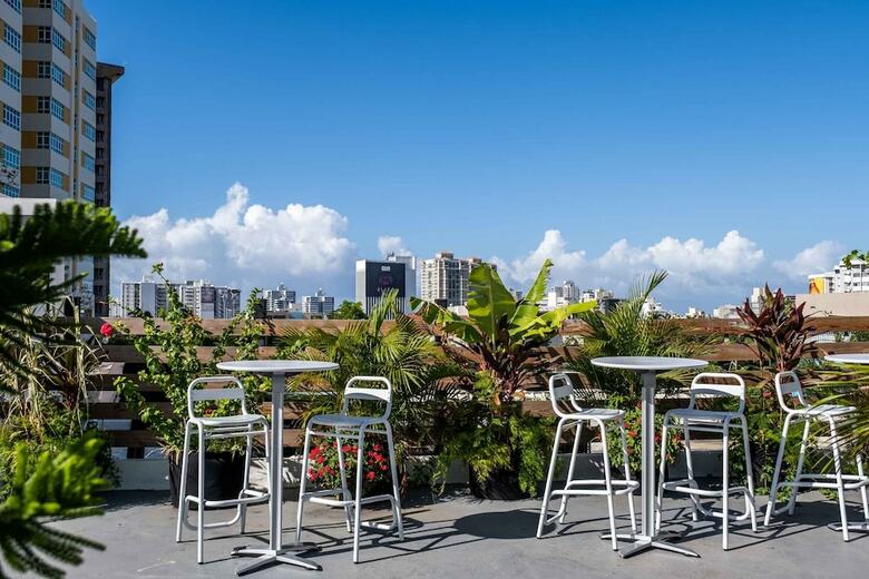 Hostal Santurcia Hostel - Adults Only