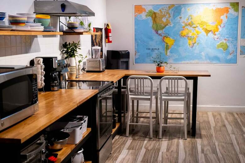 Hostal Santurcia Hostel - Adults Only
