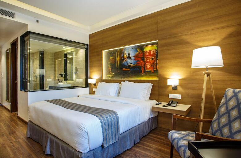 Hotel Ambassador By Ace Hotels
