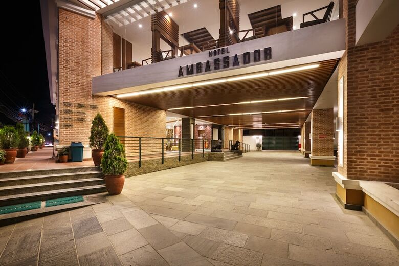 Hotel Ambassador By Ace Hotels