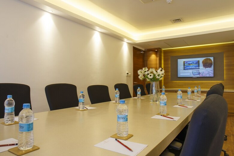 Hotel Ambassador By Ace Hotels