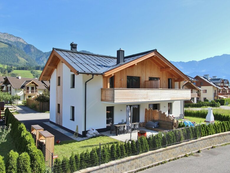 Luxury Holiday Home With Garden In Leogang