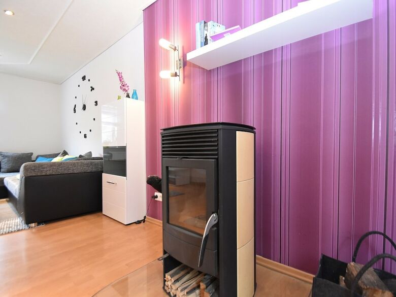 Modern Holiday Home In Deifeld With Private Garden