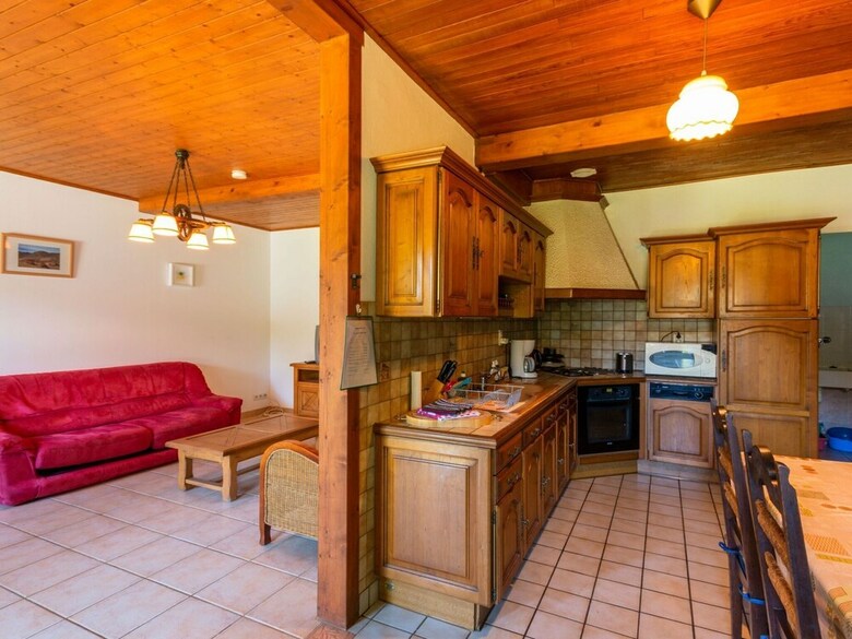 Spacious Holiday Home Near Forest In Auvergne
