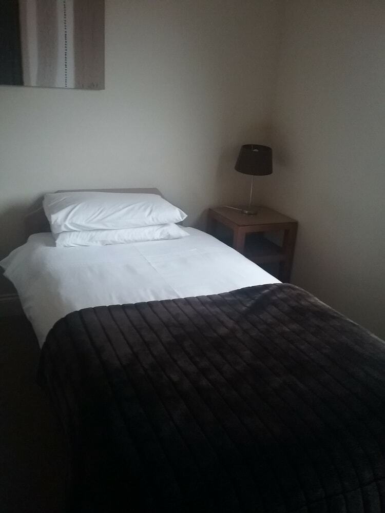 Shangri-la Bed And Breakfast