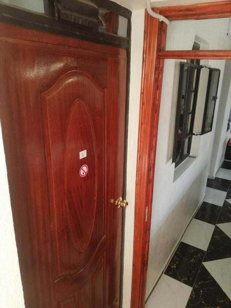 Hostal Guest House Hotel Chrisna